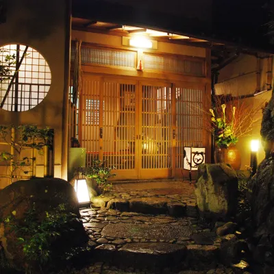 宿や 萬治郎 産寧坂 (三年坂)周辺のホテル
