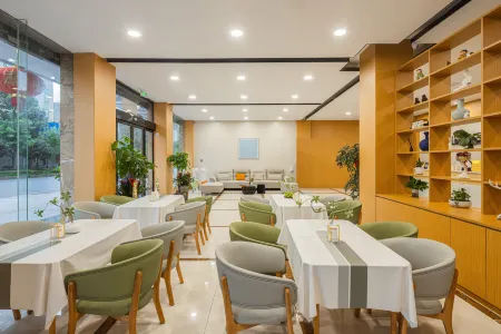 Ruisen Hotel Отели в г. Цзяхэ