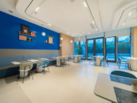 Home Hotel Neo (Tai'an High-Speed Railway Entrance Waiting Hall) 泰安のホテル