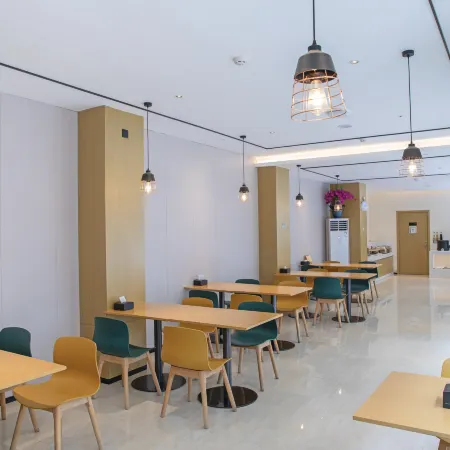 City Comfort Inn Hotel (Yichang Zigui Sanxia Yimin Museum)