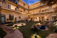 如初見雪山全景私湯泡池酒店（白沙古鎮店） 鄰近玉龍縣西文公交候車站的酒店