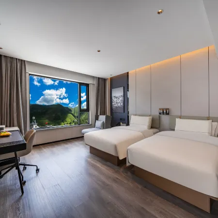 Atour Hotel on National Highway 318 in Xinduqiao, Kangding