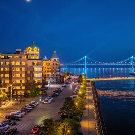 Dalian Anrong Hotel (Xinghai Square Seaview Branch)