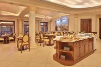 Retro Riverside Wellness Resort - breakfast