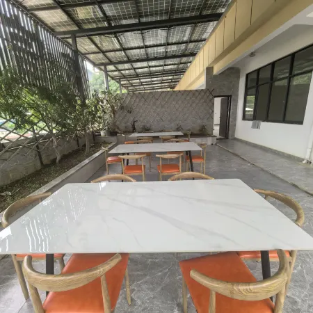 Home Inn Huayi Selected Hotel (Xingjie Branch, Xichou County)