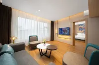 Magnotel Hotel (Binzhou Boxing Bobai Shopping Plaza Branch) فنادق في بُوى شينغ