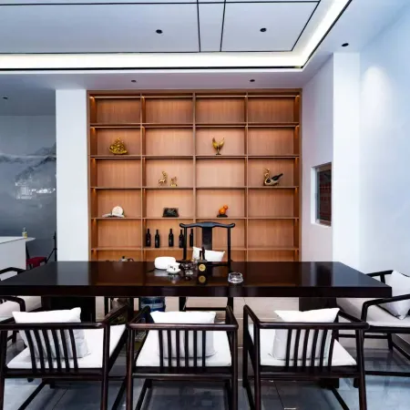 Wenshan Boting Hotel (Sanqi International Trade Market South City Bus Station)