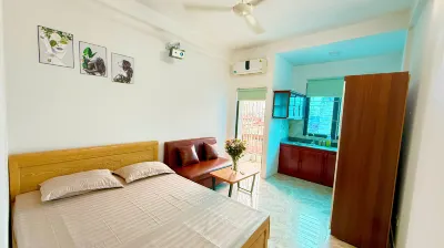 Era Apartment Royal City Các khách sạn gần Trường Trung cấp Y Dược Lê Hữu Trác