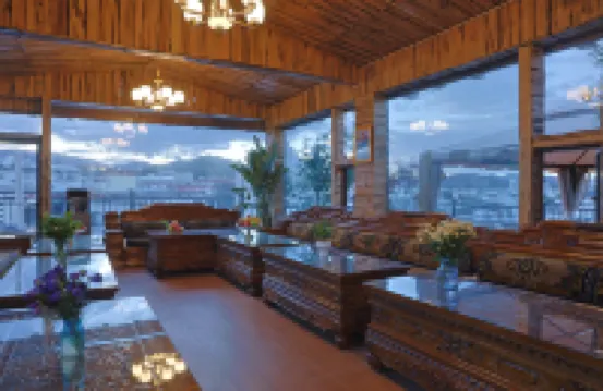 香格里拉•札釋永布供氧民宿（獨克宗古城大佛寺轉經筒店）