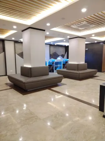 Highland Breeze Hotel Отели рядом с достопримечательностью «SkyWorlds theme park parking»