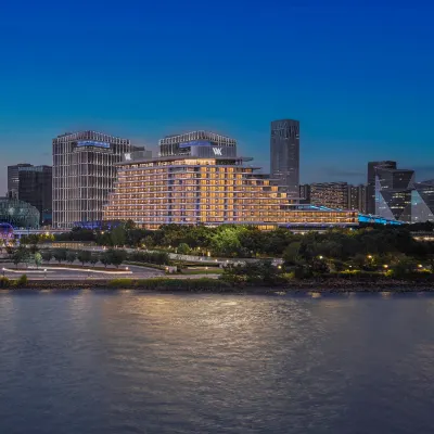 Waldorf Astoria Shanghai Qiantan Hotels near Qiantanyoucheng Park
