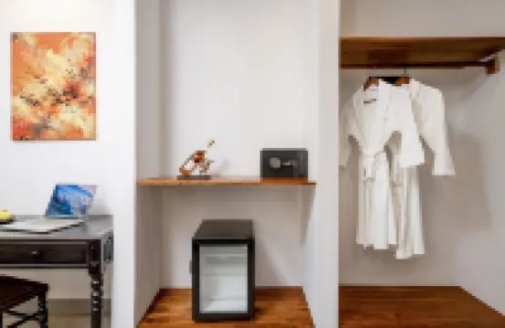 弗爾曼FuErManHotel酒店接駁車可以到夜市和機場琅勃拉邦老城店）