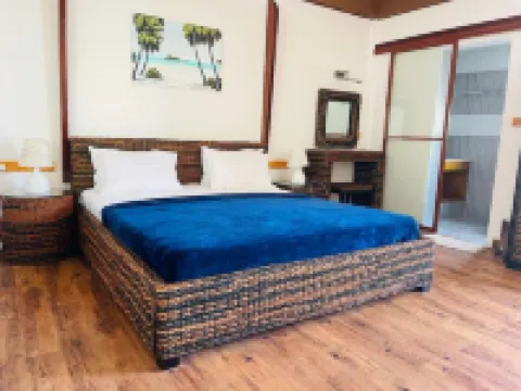 Long Beach Laamu Hotels in Gan