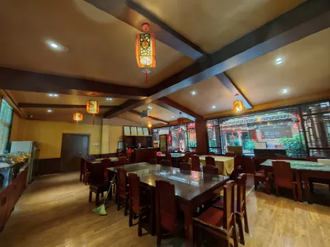 Shangri-LazhujiHotel