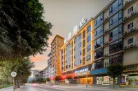 ROYAL Letu Smart Hotel (Rongjiang Riverside Ecological Sports Park)