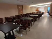 麗影飯店（貴陽黔靈山公園改茶路地鐵站店） - 2 星級