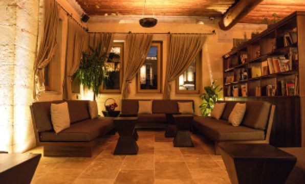 Millstone Cave Suites Hotel