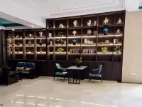 Pai Hotel (Chenzhou Yizhang County Yiren Plaza Branch) - Mountain view