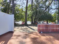 Aqua Beach House Hotels in Sikao