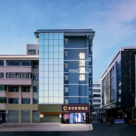 Junhan Smart Hotel (Nanping Pedestrian Street Tangzixiang Subway Station Store) Отели рядом с достопримечательностью «Конгресс-центр Kunming Hall»