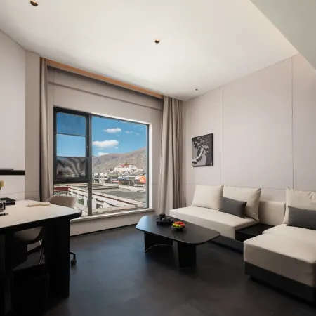 Lhasa Potala Palace Square Jiangsu Road Atour Hotel