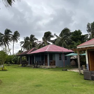 Shat's Guesthouse Siargao near Beach