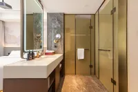 Elong International Hotel (Hengdian World Studios)