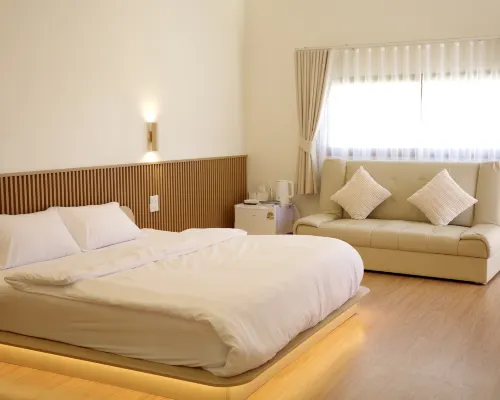 Yugen house pattaya Hotels near Pattaya Train Station