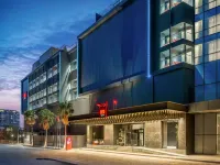 Radisson RED  Izmir Point Bornova Hotels near Gazi Mustafa Kemal Park