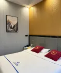 Pingyu Qianjiangyuan Theme Hotel (People's Hospital)