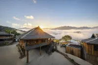 World Heritage Brown Stilt Dwelling | Yan Xuan · Manghong No.15 | Sunrise Cloud Sea View Lodge