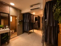 TUKTUK Home - Capsule Hotels