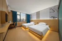 Xincheng Hotel (Urumqi Nanhu Square Subway Station)