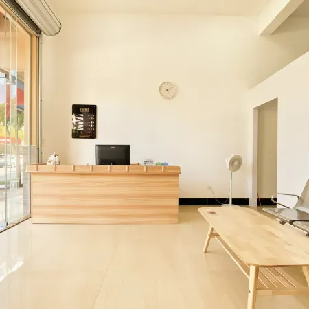 Aline Hotel