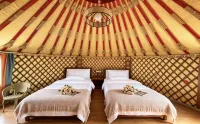 Grassland Pastoral Song Stars | Sunset Star River Homestay (Bayanbulak Scenic Spot) - parking