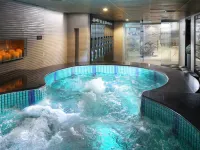 Four Points by Sheraton Lahore Hotels near Bagh-e-Jinnah