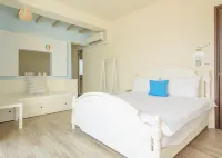 Rainbow Field House - 2-Star