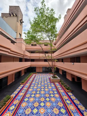Phoenix Suji · Linyin Courtyard Homestay - parking