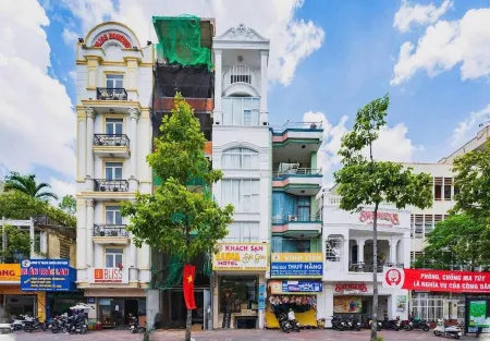 Luna Hotel Saigon Center