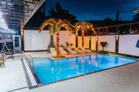 Leore Hotel - Pools