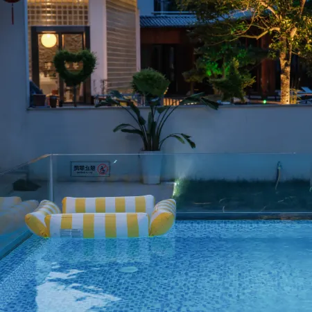 Yun Zizai · Azure Tea Mountain Creek House · Mountain Wild Swimming Pool Homestay