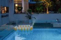Yun Zizai · Azure Tea Mountain Creek House · Mountain Wild Swimming Pool Homestay - Romantic