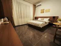 Mangshi Jingtin Homestay - ที่มีที่จอดรถ