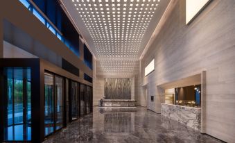 Suzhou Taihu Crown Holiday Hotel