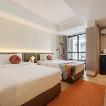 LILYBETH HOTEL PRATUNAM