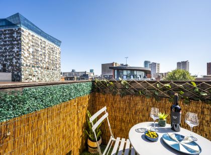B1 Balcony Flat | Mailbox, Cube & City Break