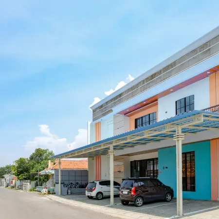 Sans Stay Syariah Alesa Home Tegal