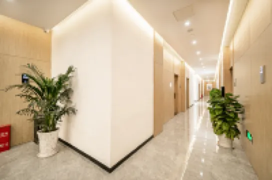 Dongyunge Hotel (Zigong Fangte Dinosaur Kingdom)