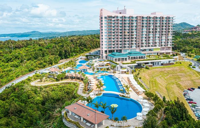 โรงแรมแม่น้ำทิศอาราบ โรงแรมโอคินาวา รีสอร์ท & สปา