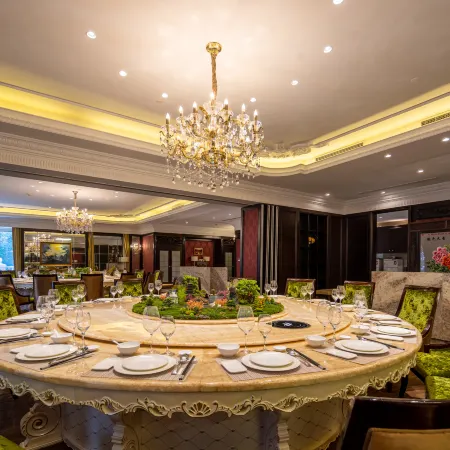 Rsun the Lakefort Hotel